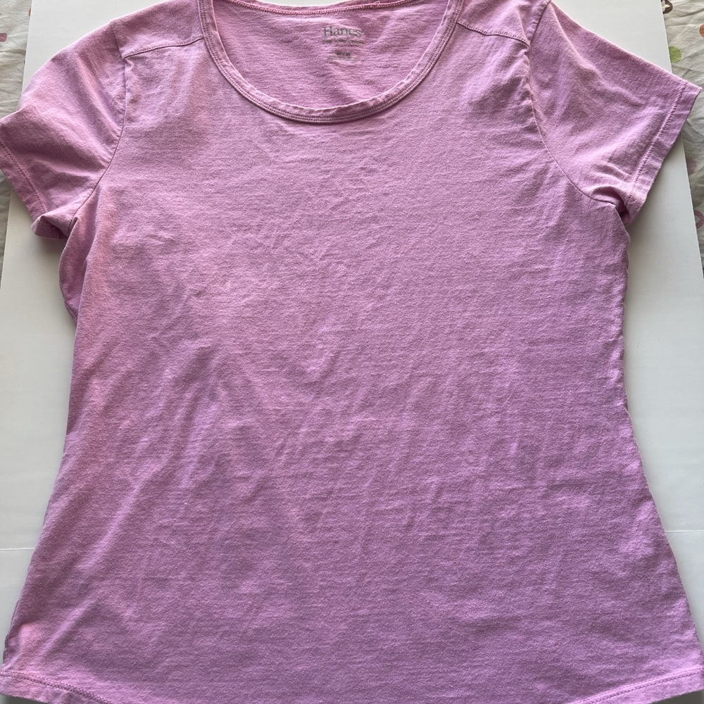 Hanes Pink T-shirt. Size Medium, Women’s